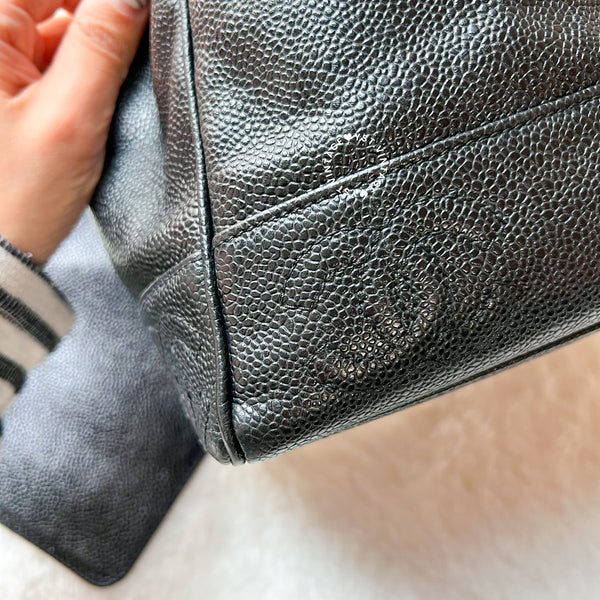 Vintage Chanel Caviar Bucket Bag - Black
