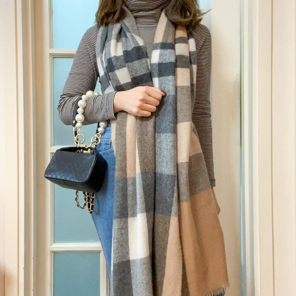 Vintage Chanel Ginza Exclusive Camélia Hand Bag - Black (Limited Edition)