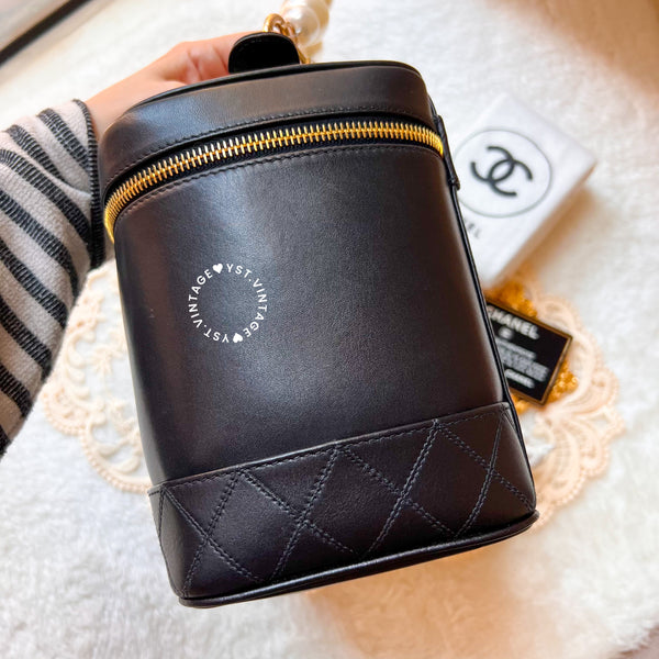 Vintage CHANEL Vertical Vanity Bag - Lambskin Black 009