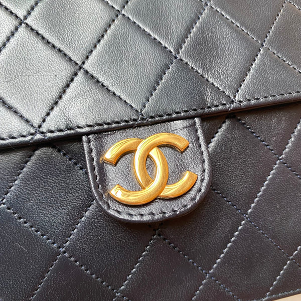 Vintage Chanel Push-Lock 22cm Square Flap Bag - Navy x Gold