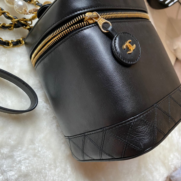 Vintage CHANEL Vertical Vanity Bag - Lambskin Black