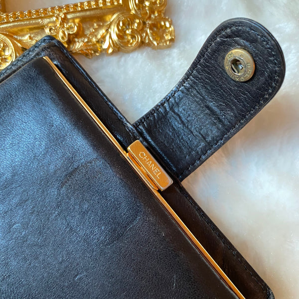 Vintage Chanel Caviar Coco Short Wallet