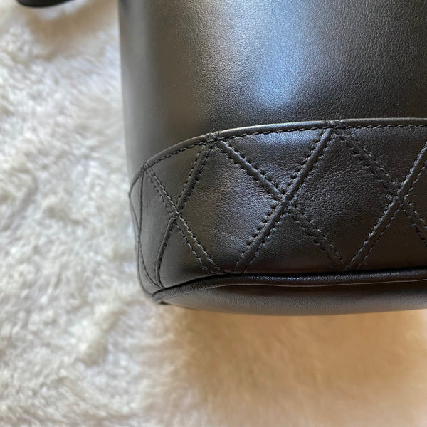 Vintage CHANEL Vertical Vanity Bag - Lambskin Black 005