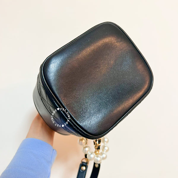 Vintage CHANEL Vertical Vanity Bag - Lambskin Black 012
