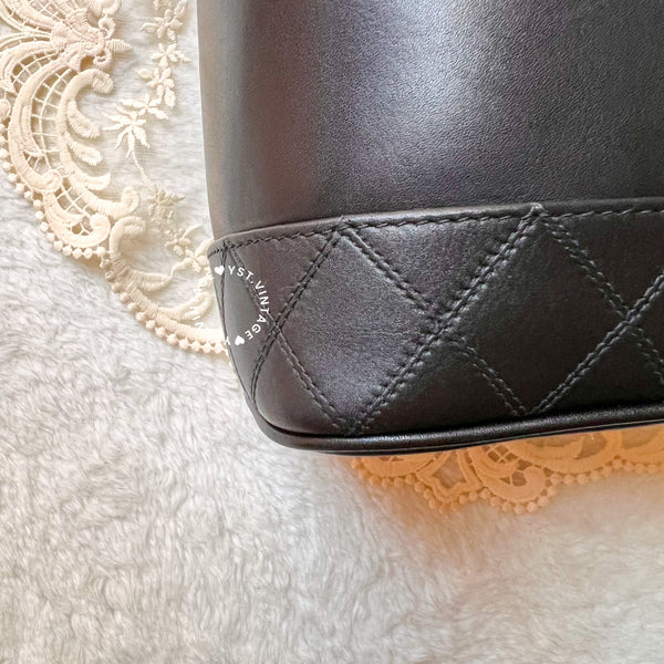 Vintage CHANEL Vertical Vanity Bag - Lambskin Black 009