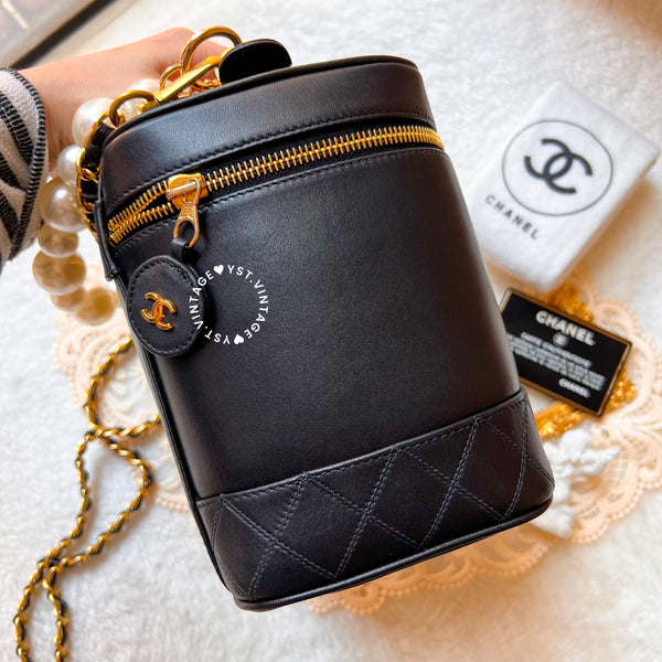Vintage CHANEL Vertical Vanity Bag - Lambskin Black 009