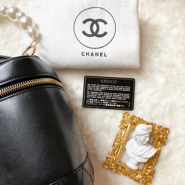 Vintage CHANEL Vertical Vanity Bag - Lambskin Black