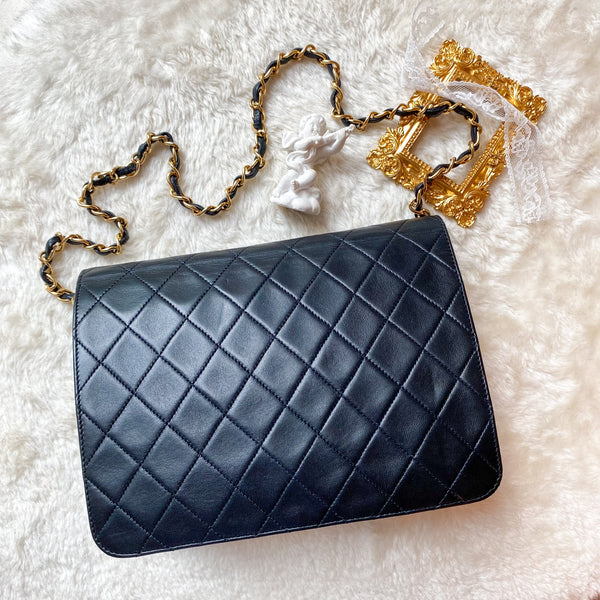 Vintage Chanel Push-Lock 22cm Square Flap Bag - Navy x Gold