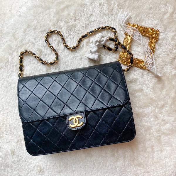 Vintage Chanel Push-Lock 22cm Square Flap Bag - Navy x Gold