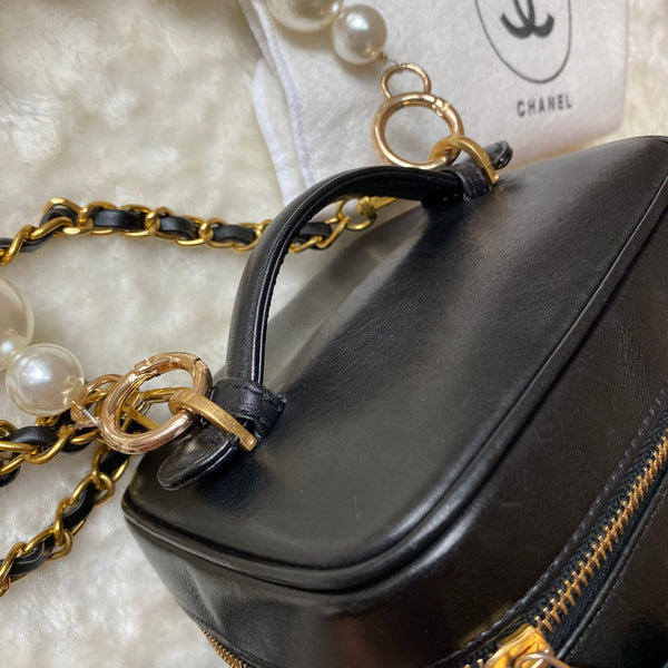 Vintage CHANEL Vertical Vanity Bag - Lambskin Black