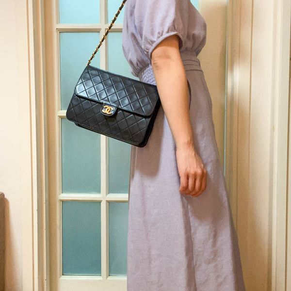 Vintage Chanel Push-Lock 22cm Square Flap Bag - Navy x Gold