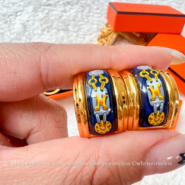 Vintage HERMÈS Émail Shippo H Pattern Ear Clips - Navy