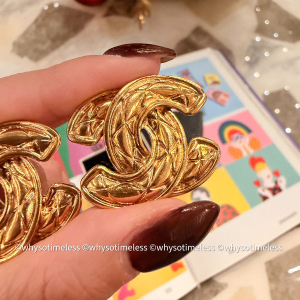 Vintage Chanel 24KGP Quilted Bird Motif Ear Clips