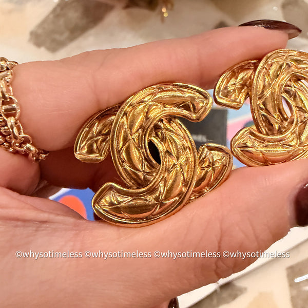 Vintage Chanel 24KGP Quilted Bird Motif Ear Clips