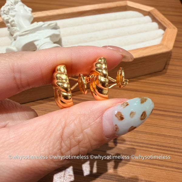 Vintage Monet 1980’s Love Knot Ear Clips
