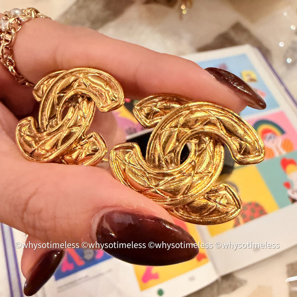 Vintage Chanel 24KGP Quilted Bird Motif Ear Clips