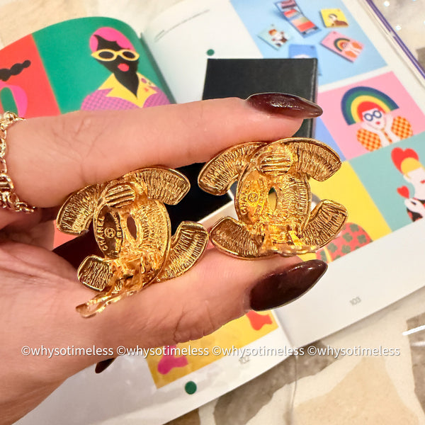 Vintage Chanel 24KGP Quilted Bird Motif Ear Clips