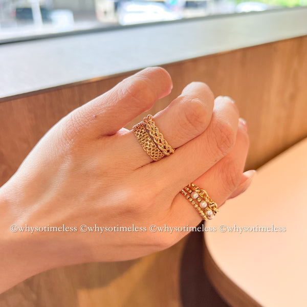 Japanese 18KYG Lace Ring (Right)