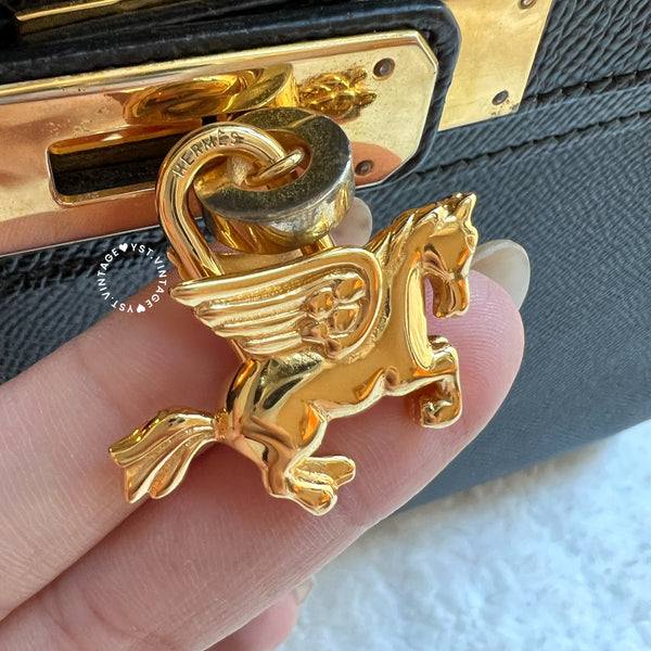 Vintage HERMÈS 1993's Cadena Pegasus Lock - Gold