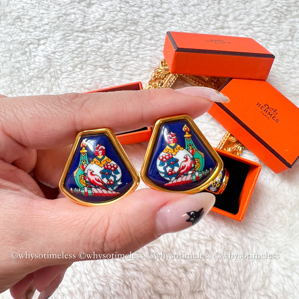 Vintage HERMÈS Émail Shippo Chinese Vase Pattern Ear Clips - Navy