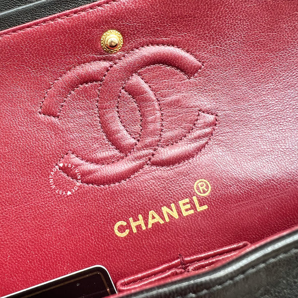 Vintage Chanel Small Classic Flap Bag CF23 - Black 002