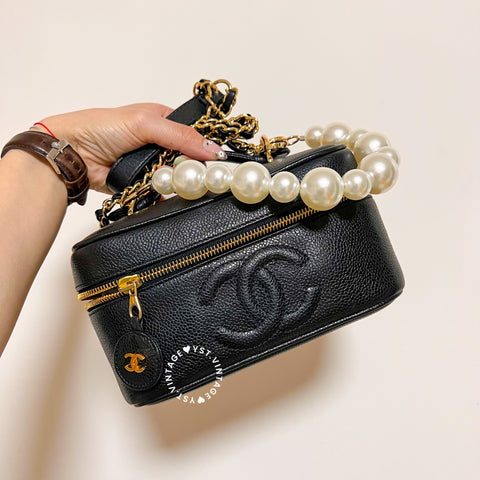 Vintage CHANEL Horizontal Vanity Bag - Caviar Black 003