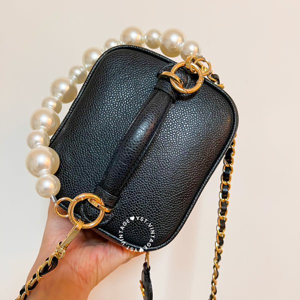 Vintage CHANEL Vertical Vanity Bag - Caviar Black 004