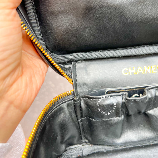 Vintage CHANEL Horizontal Vanity Bag - Lambskin Black 004