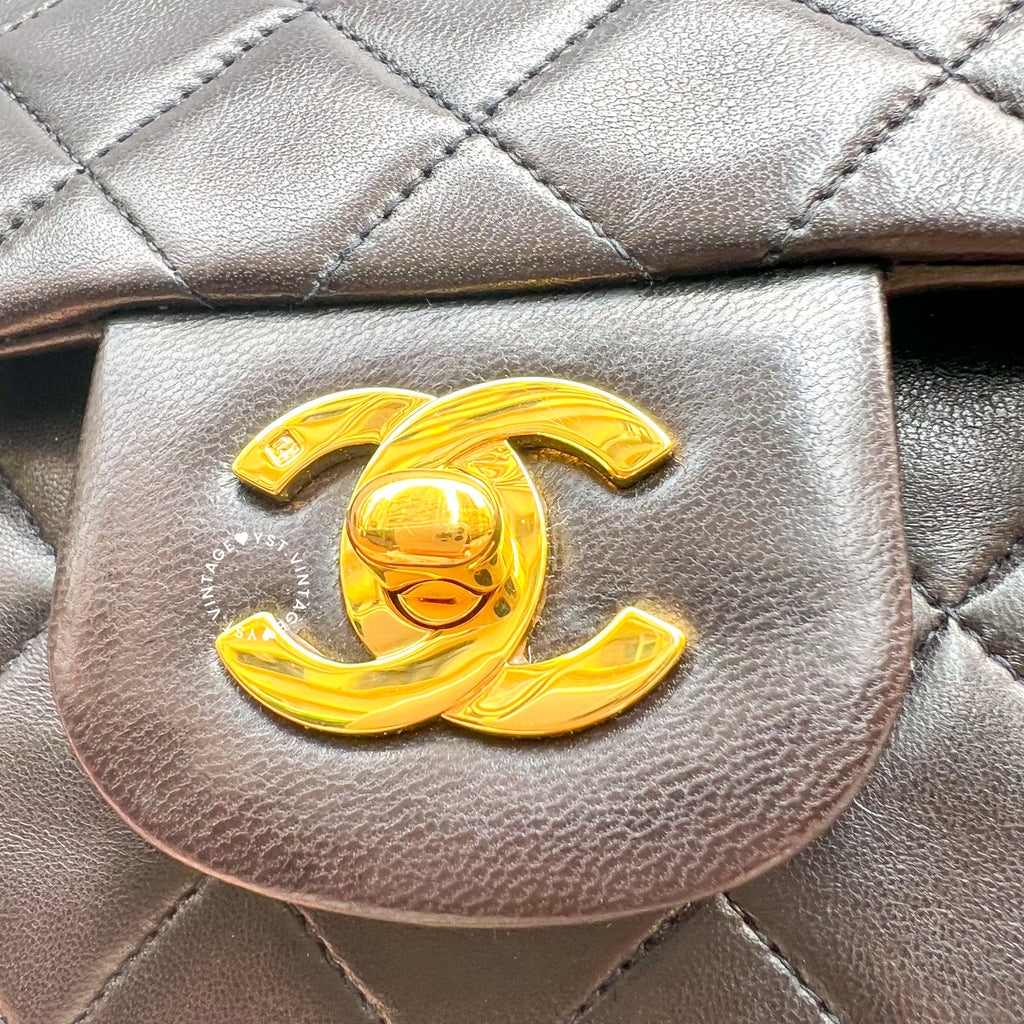 Vintage Chanel Small Classic Flap Bag CF23 - Black 003 – YST.vintage