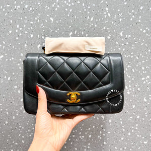 Vintage CHANEL Diana Small Flap Bag - Black 003 (Code: 047600)