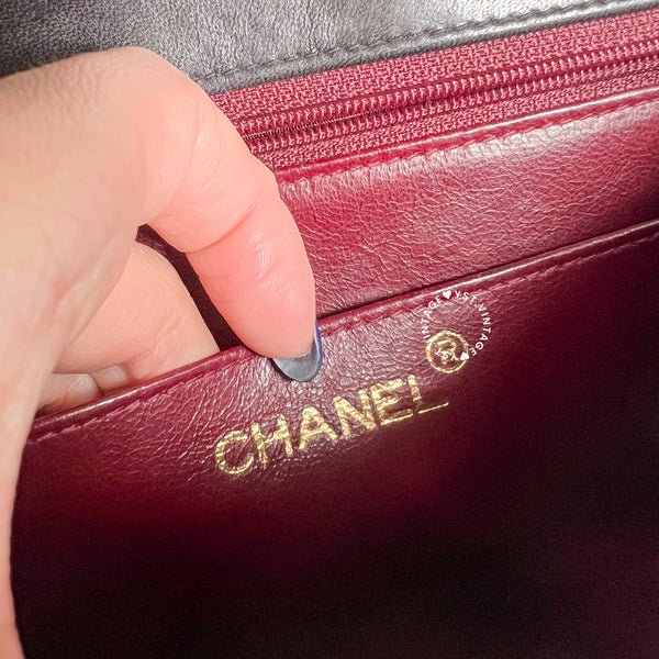 Vintage CHANEL Diana Small Flap Bag - Black 003 (Code: 047600)