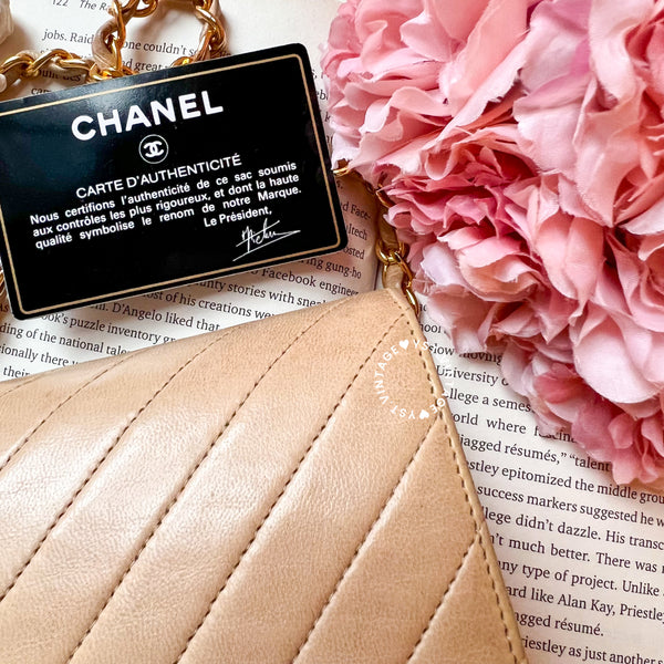 Vintage Chanel Single Flap Bag - Light Beige x Gold 004