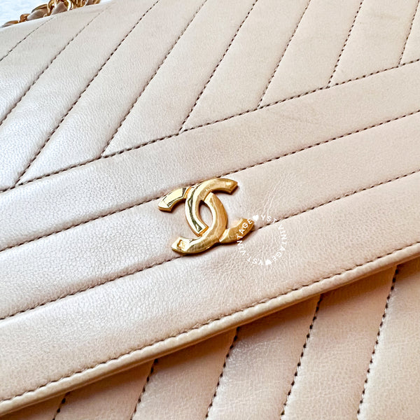 Vintage Chanel Single Flap Bag - Light Beige x Gold 004