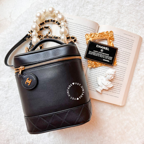 Vintage CHANEL Vertical Vanity Bag - Lambskin Black 010 (Code: 035900)