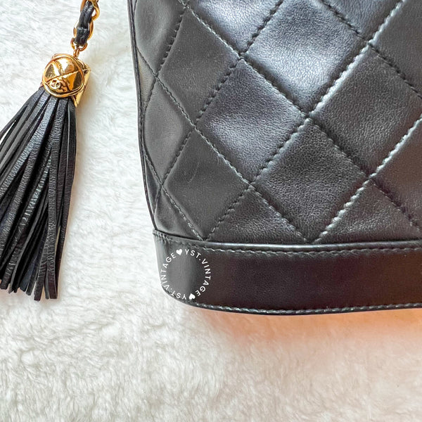 Vintage Chanel Vanity Bag with Tassel - Black 002