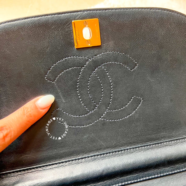 Vintage Chanel Moon Shape Turn-lock Flap Bag - Navy (Code: 035800)