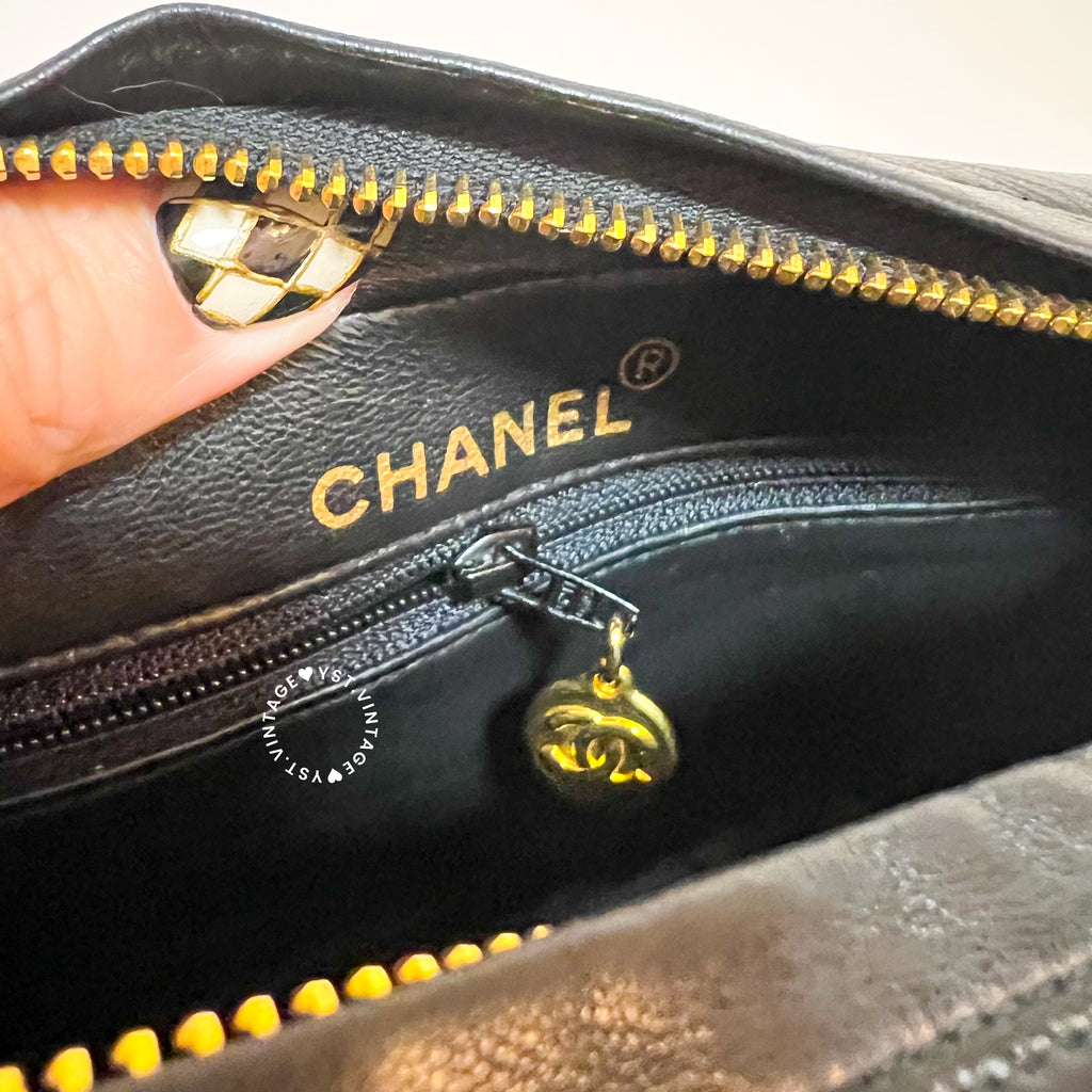 Vintage CHANEL Camera Bag with Bijoux Chain - Black (Code: 048700