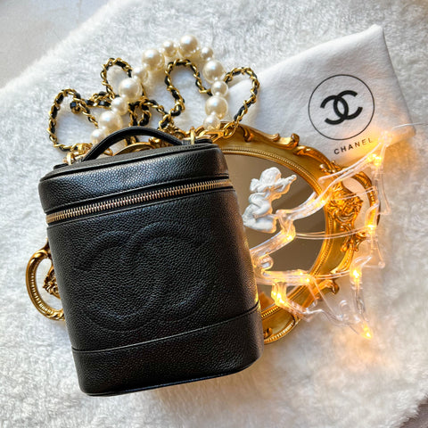 Vintage CHANEL Vertical Vanity Bag - Caviar Black 003