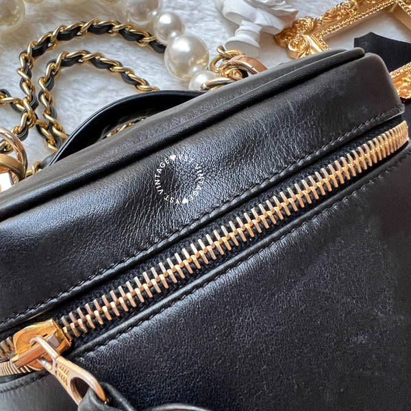 Vintage CHANEL Vertical Vanity Bag - Lambskin Black 008