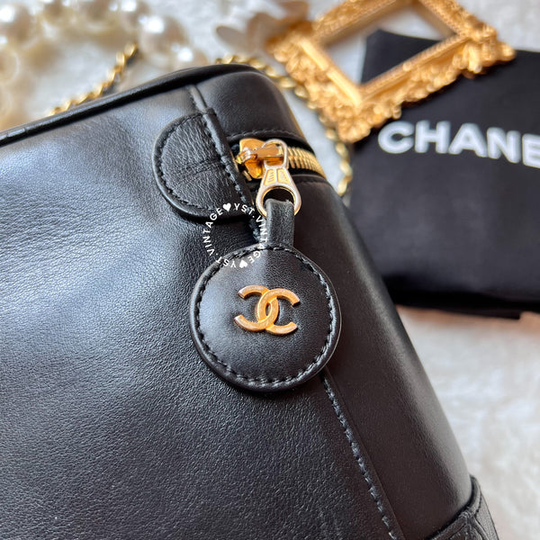 Vintage CHANEL Vertical Vanity Bag - Lambskin Black 008