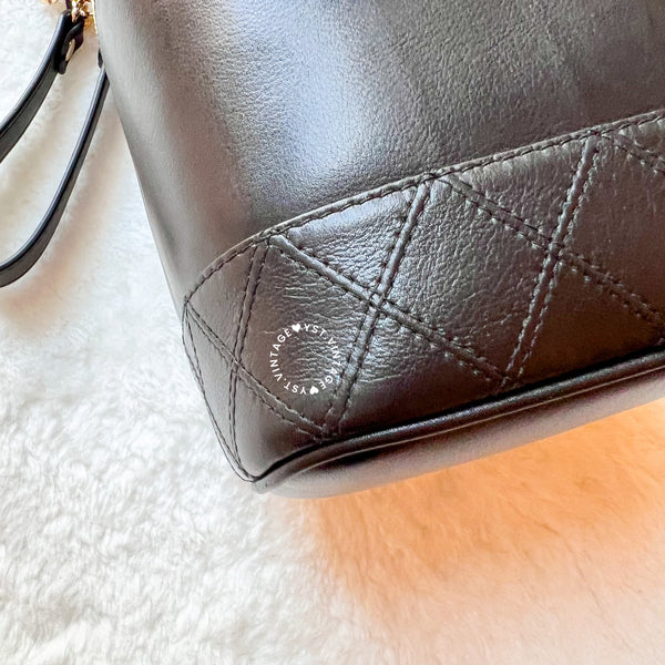 Vintage CHANEL Vertical Vanity Bag - Lambskin Black 011