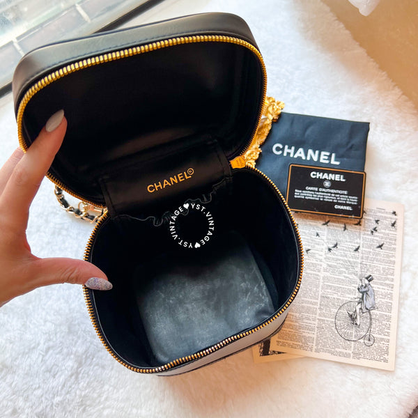 Vintage CHANEL Vertical Vanity Bag - Lambskin Black 011