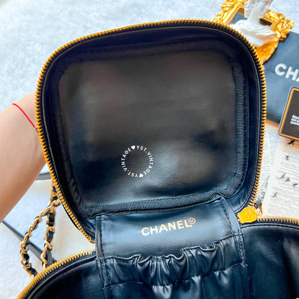 Vintage CHANEL Vertical Vanity Bag - Lambskin Black 011