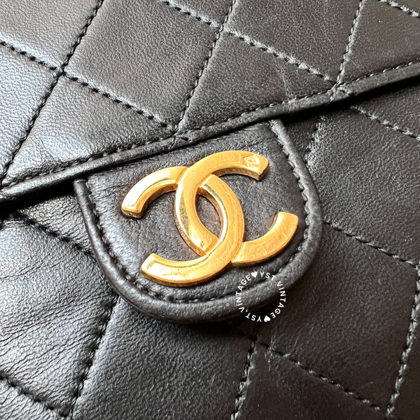 Vintage Chanel Push-Lock 22cm Square Flap Bag - Black x Gold 003 (Code: 038300)