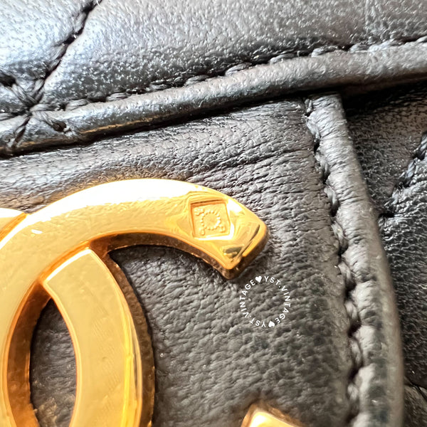 Vintage Chanel Push-Lock 22cm Square Flap Bag - Black x Gold 003 (Code: 038300)