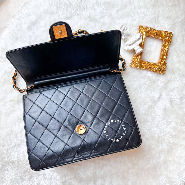 Vintage Chanel Push-Lock 22cm Square Flap Bag - Black x Gold 003 (Code: 038300)