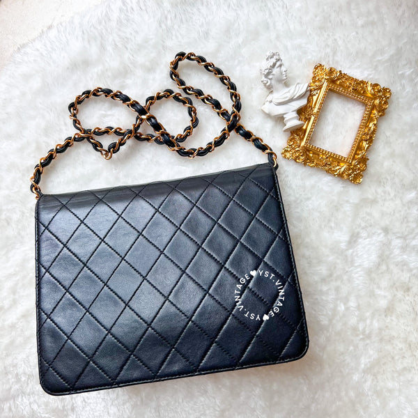 Vintage Chanel Push-Lock 22cm Square Flap Bag - Black x Gold 003 (Code: 038300)