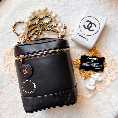 Vintage CHANEL Vertical Vanity Bag - Lambskin Black 009