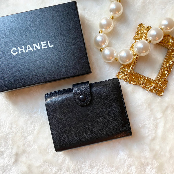 Vintage Chanel Caviar Coco Short Wallet