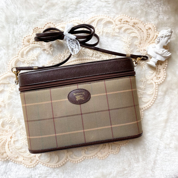 Vintage Burberrys Vanity Bag - 002